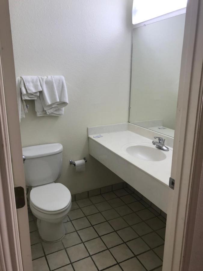 Country Inn Motel San Antonio Kültér fotó